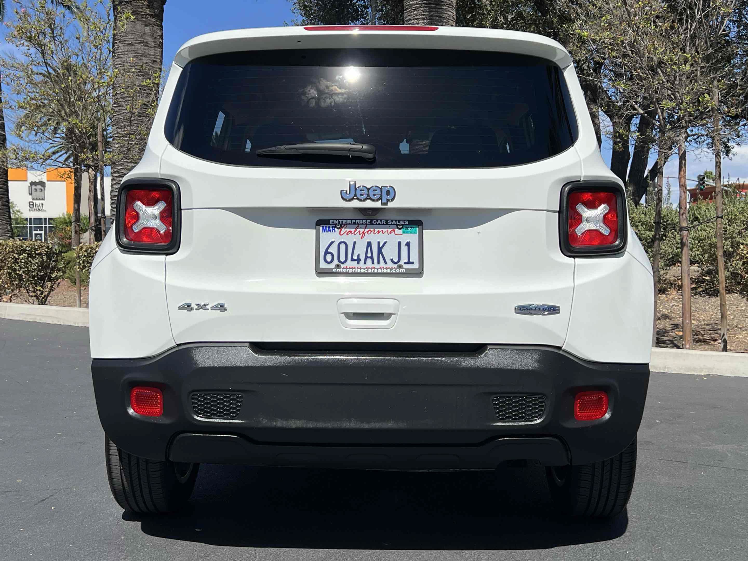Used 2022 Jeep Renegade Latitude AWD/4WD image 41