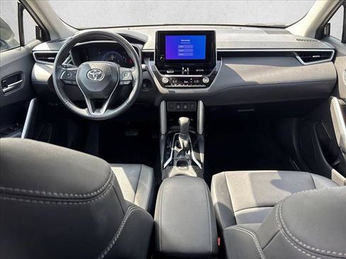 Certified 2025 Toyota Corolla Cross XLE FWD image 23