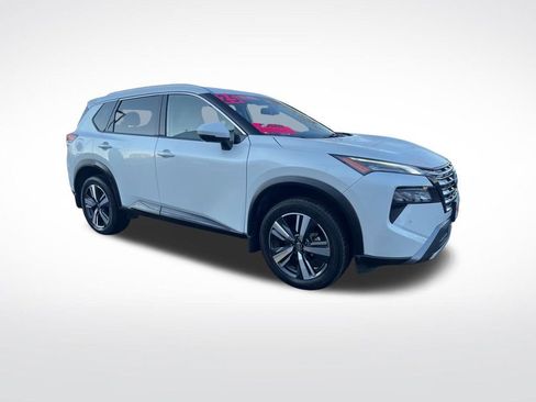 Certified 2025 Nissan Rogue SL image 2