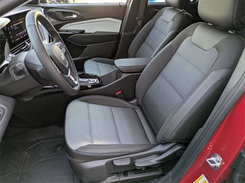 New 2026 Chevrolet Trax LT w/ Driver Confidence Package image 11