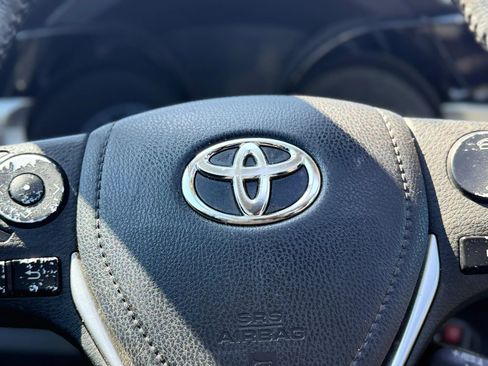 Used 2015 Toyota Corolla S FWD image 22
