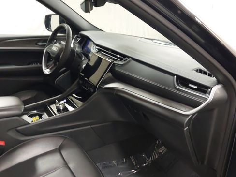 Used 2024 Jeep Grand Cherokee Limited 4xe image 29