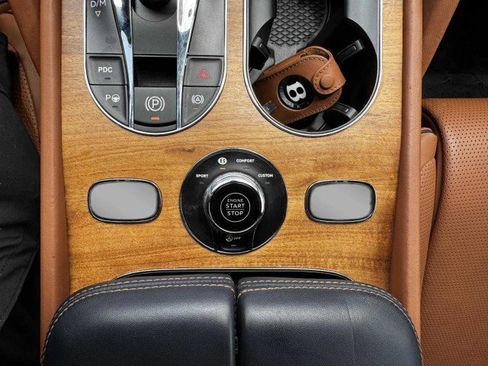 Used 2023 Bentley Bentayga Extended Wheelbase image 42