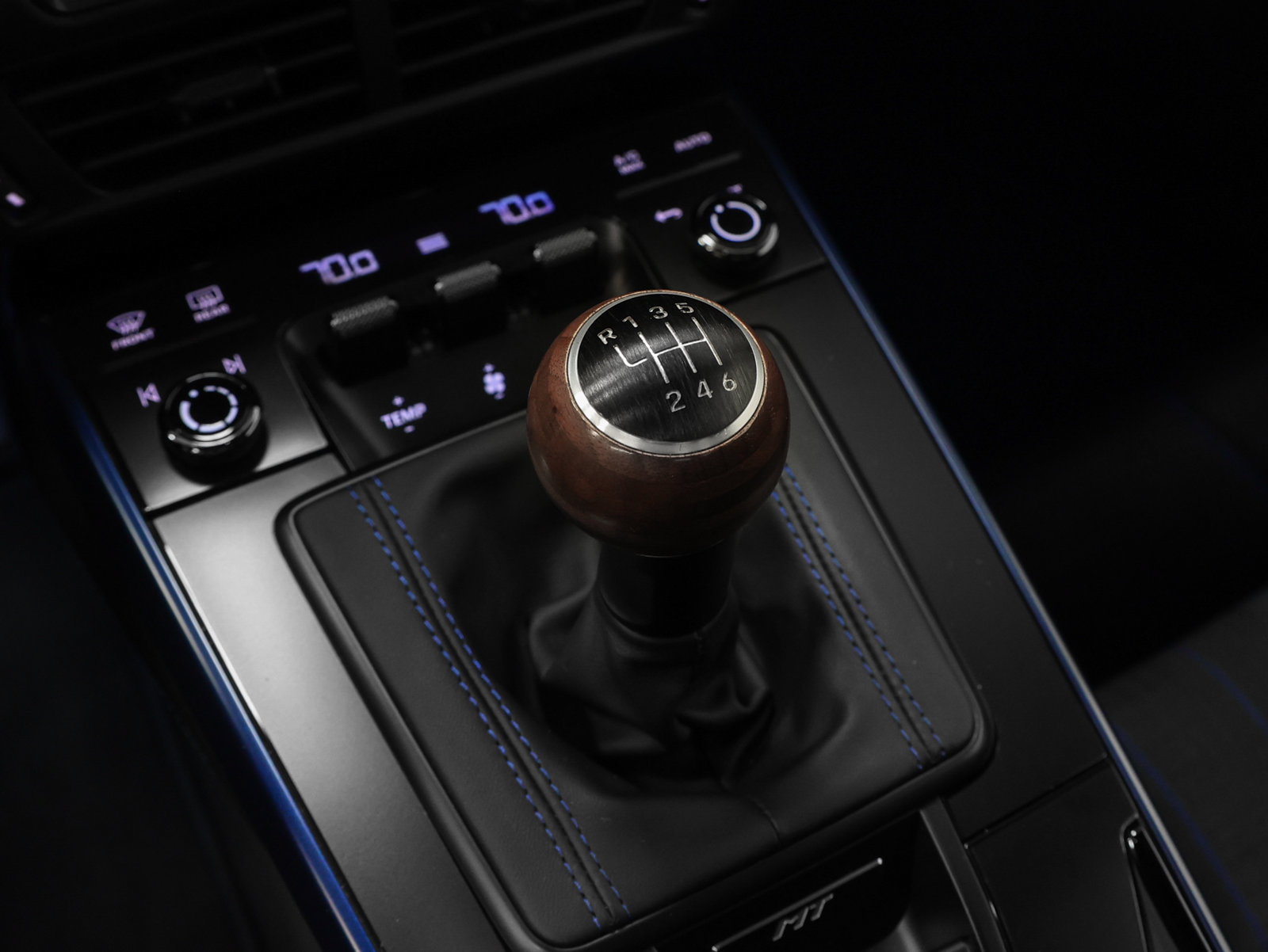 Certified 2025 Porsche 911 Carrera T RWD image 42