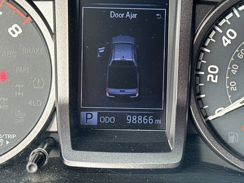 Used 2019 Toyota Tacoma TRD Sport w/ Technology Package RWD image 28