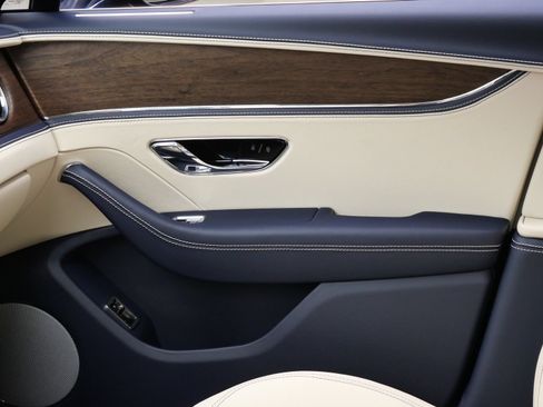 New 2026 Bentley Flying Spur Plug-In Hybrid AWD/4WD image 15