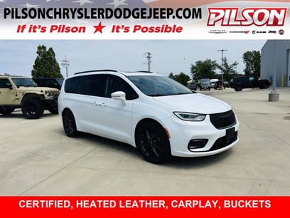 Used 2022 Chrysler Pacifica Touring-L w/ S Appearance Package