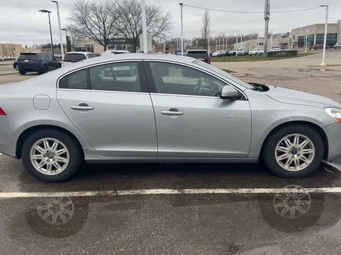 Used 2013 Volvo S60 T5 image 4
