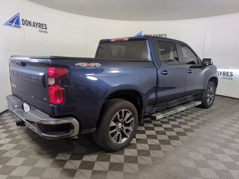 Used 2022 Chevrolet Silverado 1500 LT AWD/4WD image 5