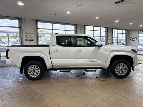 New 2025 Toyota Tacoma SR5 image 3