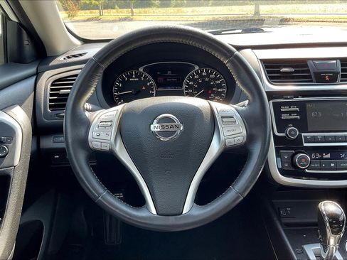 Used 2018 Nissan Altima 2.5 SV image 5