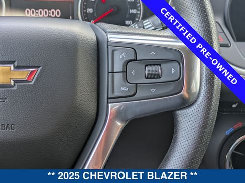 Used 2025 Chevrolet Blazer LT FWD image 26