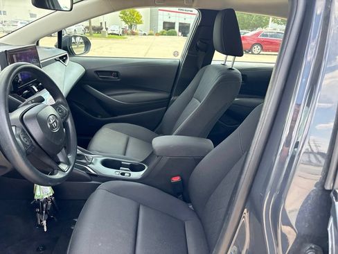 Used 2025 Toyota Corolla LE FWD image 12
