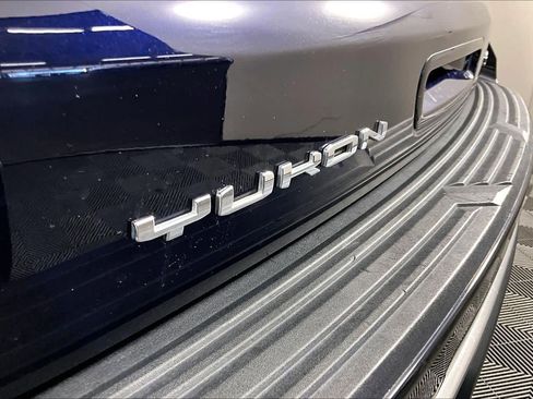 Certified 2021 GMC Yukon SLT w/ SLT Luxury Package image 28