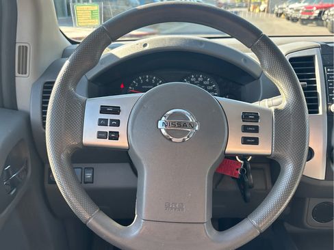 Used 2019 Nissan Frontier SV image 14