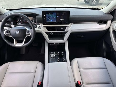 New 2025 Ford Explorer Active w/ Active Comfort Package image 18