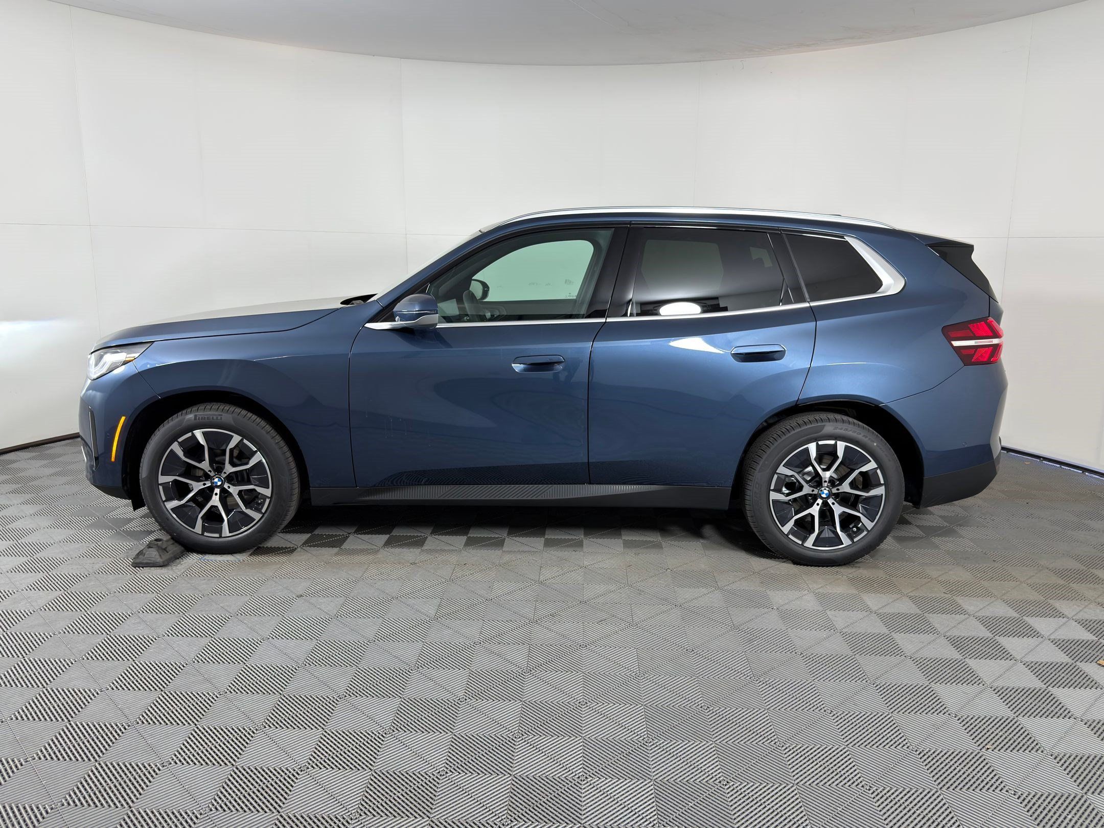 Used 2026 BMW X3 xDrive30i AWD/4WD image 2