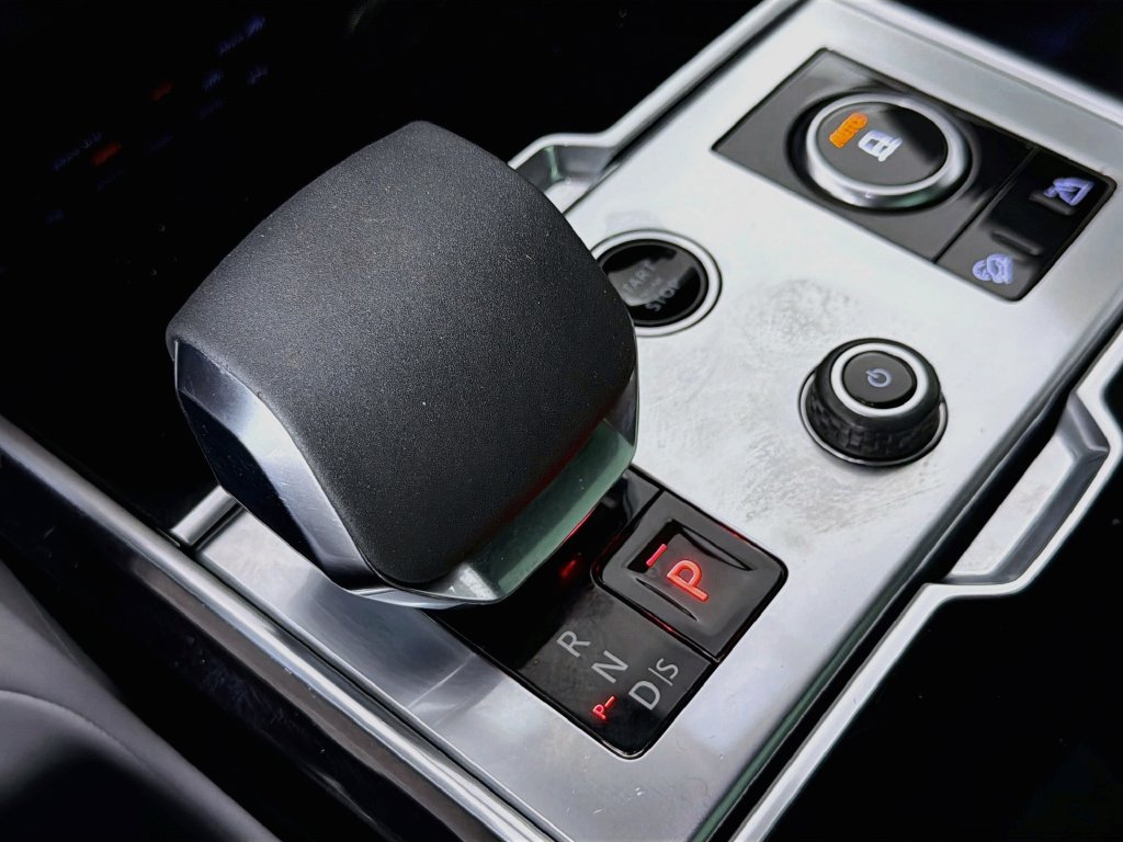 Certified 2023 Land Rover Range Rover SE AWD/4WD image 17