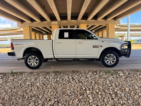 Used 2018 RAM 2500 Laramie w/ Sport Appearance Group AWD/4WD image 2