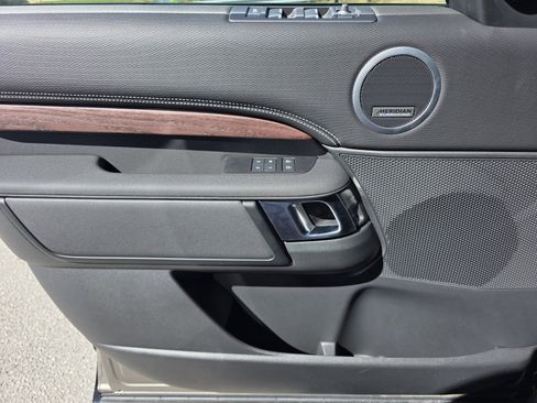 New 2026 Land Rover Discovery Dynamic SE image 19