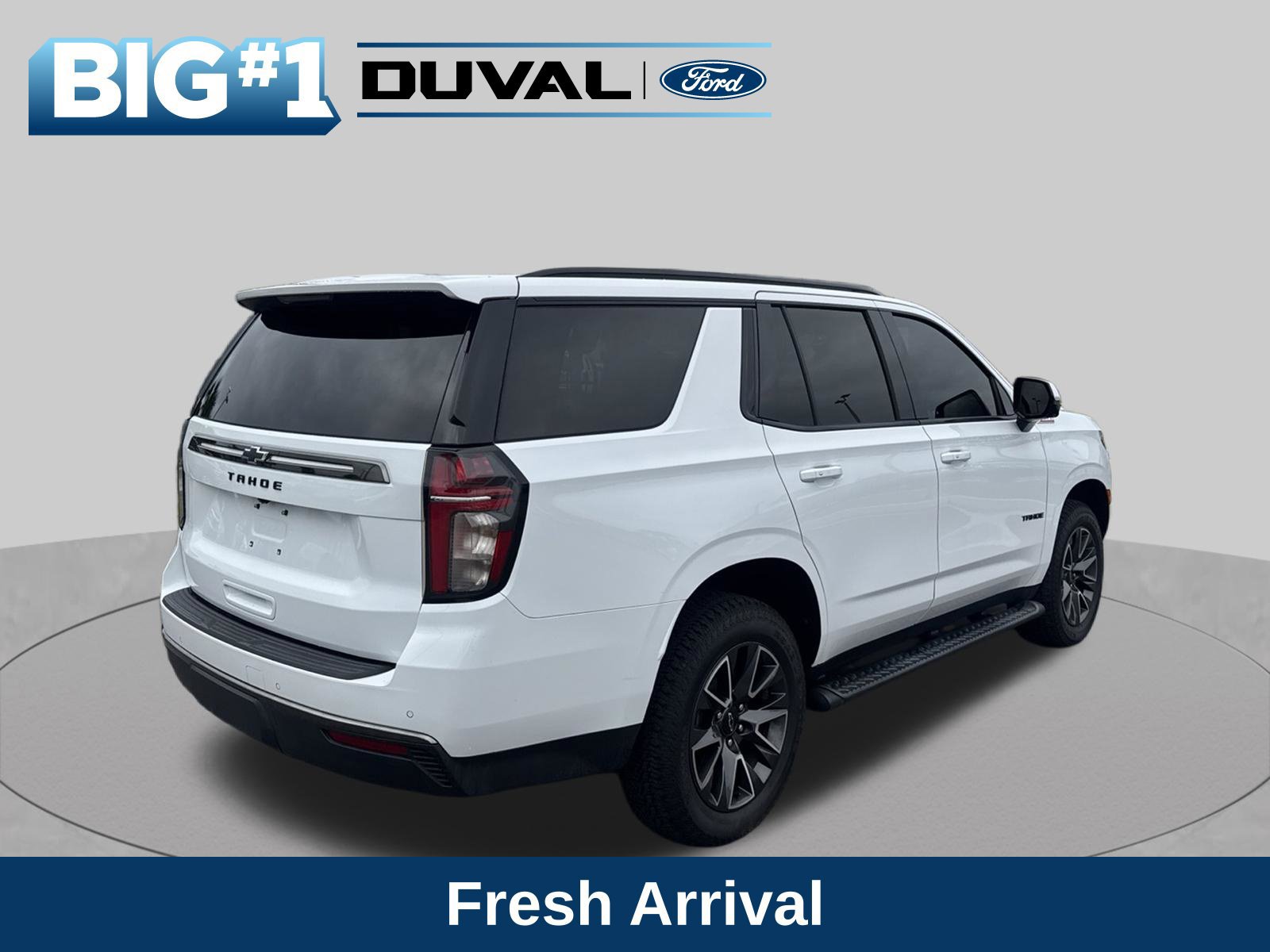 Used 2022 Chevrolet Tahoe Z71 w/ Luxury Package AWD/4WD image 3
