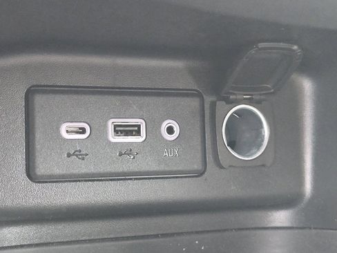 Used 2022 Chevrolet Equinox LT image 24