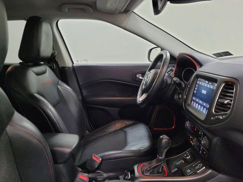 Used 2017 Jeep Compass Trailhawk w/ Popular Equipment Group AWD/4WD image 21
