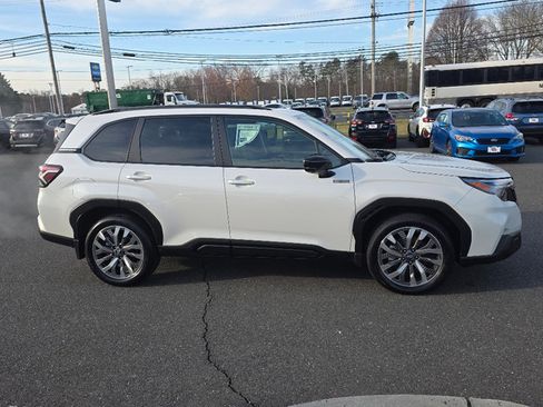 Used 2025 Subaru Forester Touring image 16