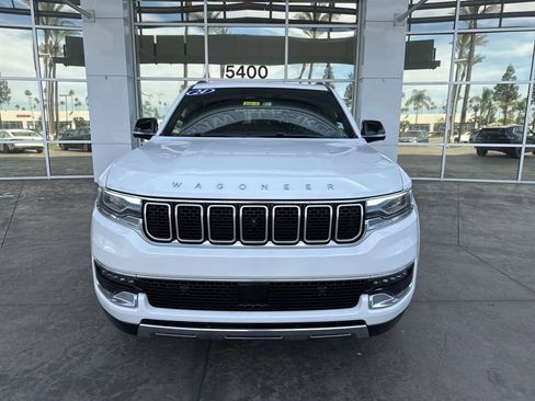 Used 2024 Jeep Wagoneer L Series III w/ Premium Group I image 2