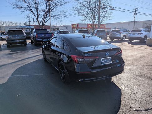 Used 2022 Honda Civic Sport image 8