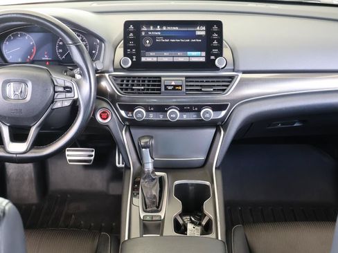 Used 2018 Honda Accord Sport image 17