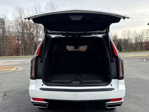 Certified 2022 Cadillac Escalade ESV Premium Luxury image 12