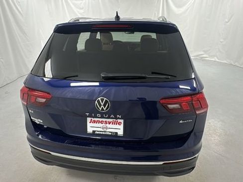 Used 2022 Volkswagen Tiguan SE AWD/4WD image 4