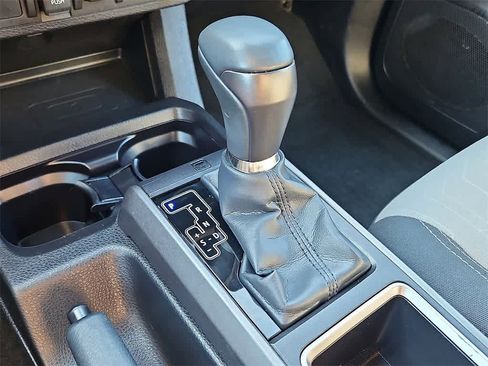 Used 2022 Toyota Tacoma TRD Off-Road image 13