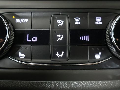 Used 2025 Buick Envista Preferred w/ Convenience I Package FWD image 41