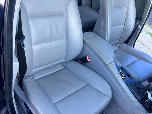 Used 2006 BMW 530xi Sedan image 12