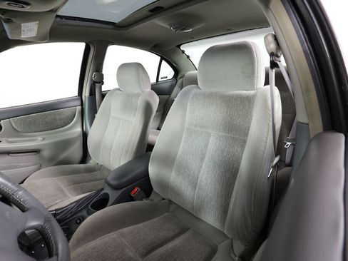 Used 2002 Oldsmobile Alero GL w/ Sun & Sound Pkg FWD image 11