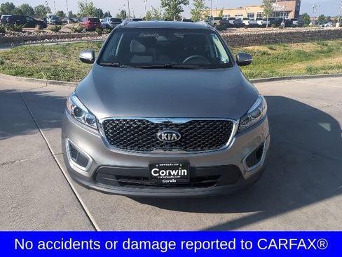 Used 2017 Kia Sorento AWD image 2