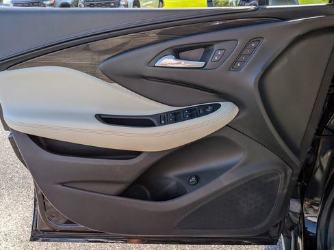 Used 2020 Buick Envision Essence FWD image 31