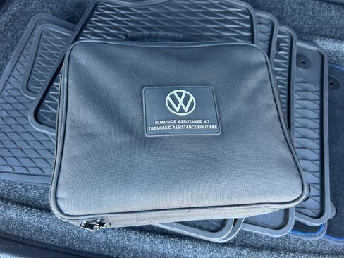 Used 2023 Volkswagen Golf 20th Anniversary Edition AWD/4WD image 30