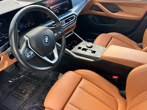 Used 2023 BMW i4 eDrive40 RWD image 9