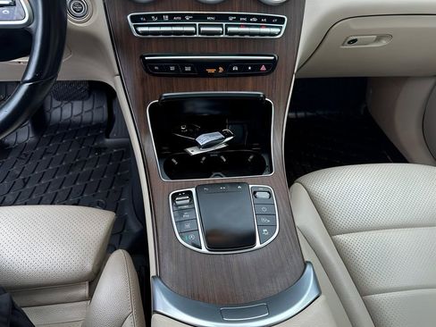 Used 2022 Mercedes-Benz GLC 300 4MATIC image 13