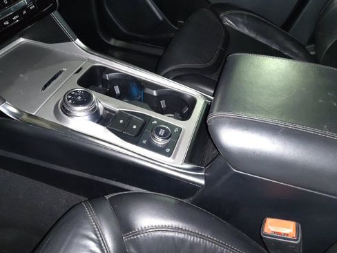 Used 2021 Ford Explorer Platinum w/ Equipment Group 601A AWD/4WD image 26