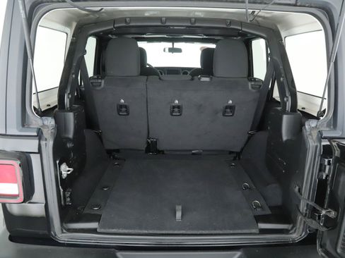 Used 2021 Jeep Wrangler Unlimited Sport AWD/4WD image 18