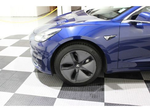 Used 2017 Tesla Model 3 Standard Range image 9