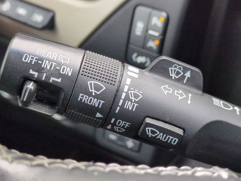 Used 2017 GMC Yukon XL Denali w/ Open Road Package image 34