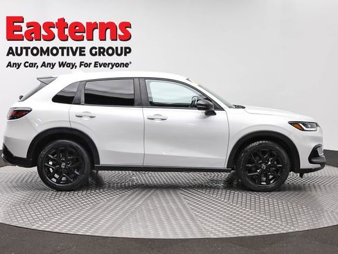Used 2023 Honda HR-V Sport image 4