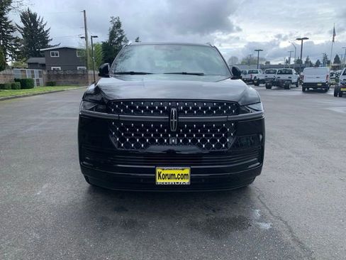 New 2026 Lincoln Navigator L Black Label AWD/4WD image 11