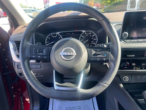 Used 2023 Nissan Rogue SV w/ SV Premium B Package image 15