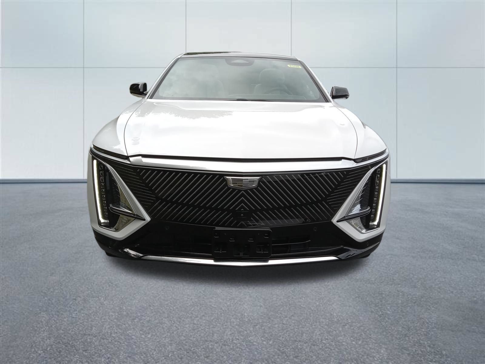 Used 2024 Cadillac Lyriq Luxury w/ LPO, Floor Liner Package AWD/4WD image 5